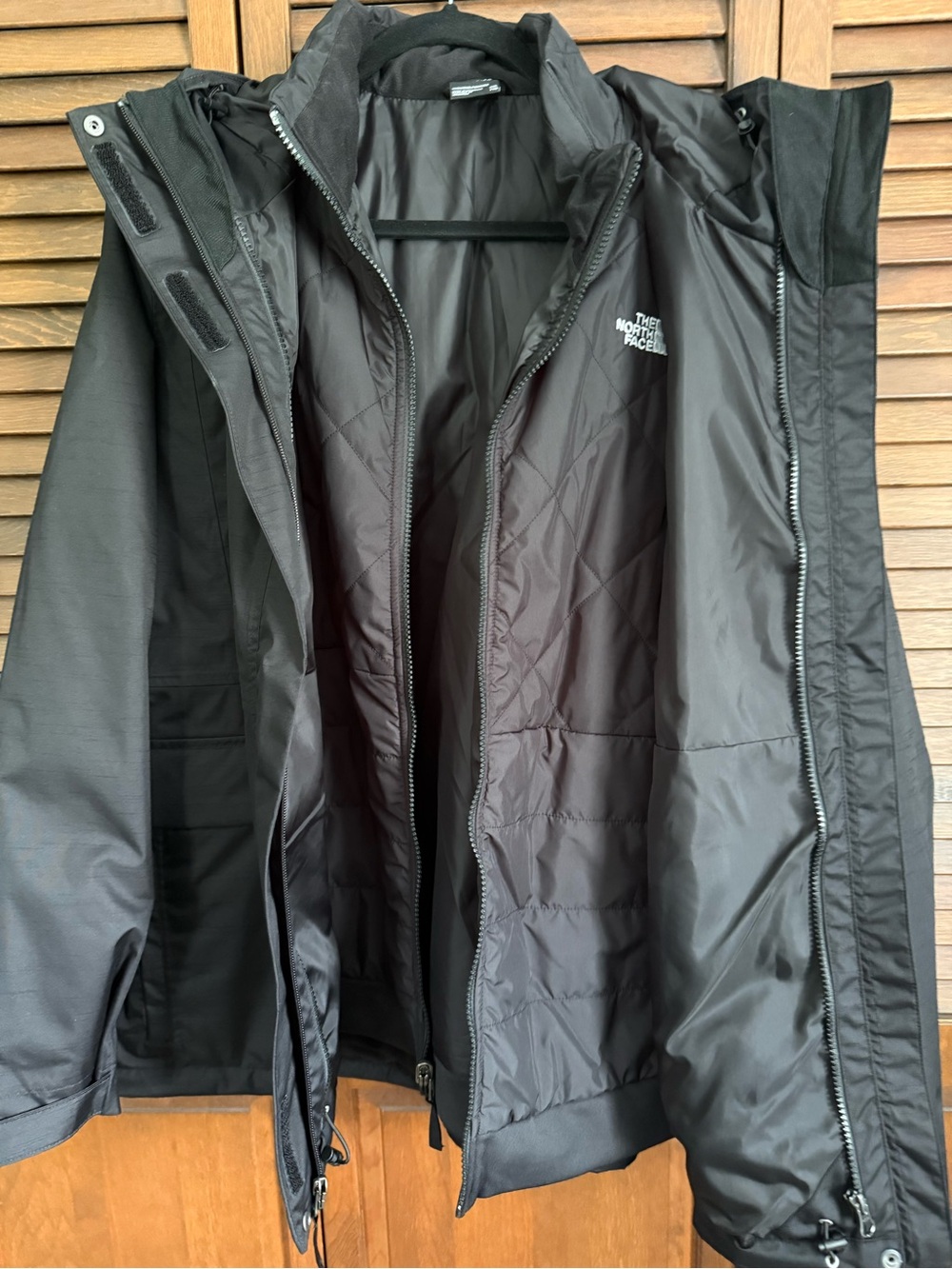 The North Face Black Women’s Triclimate Hooded Jacket - Picture 7 of 9